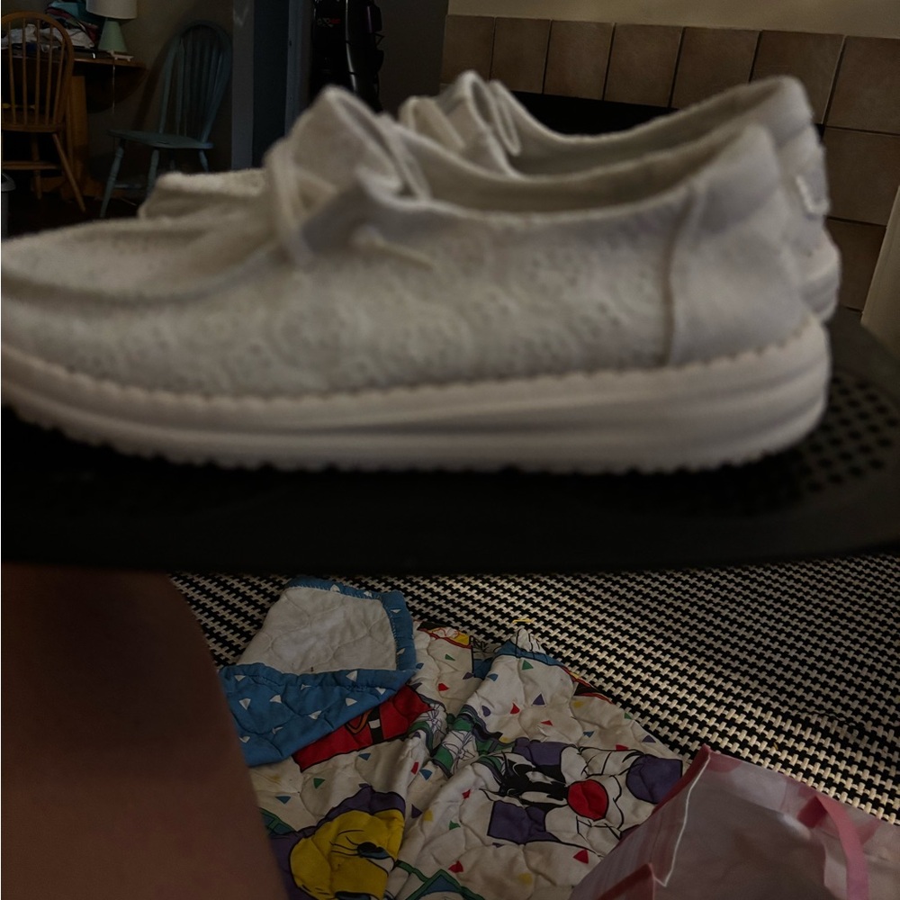 Hey dudes eyelet size 6 - Picture 2 of 8